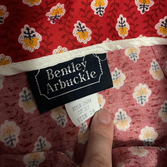 SALE 3 for $15 Patterned wrap skirt - Picture 4 of 7